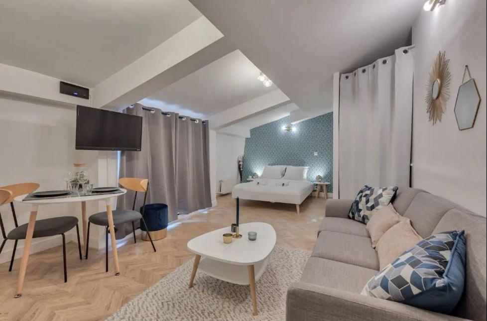 Appartement Renove Proche Arc Triomphe - 2P Paris Luaran gambar